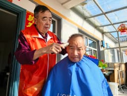内蒙古赤峰市林西县南街服务站：七公里义剪 七公里的爱