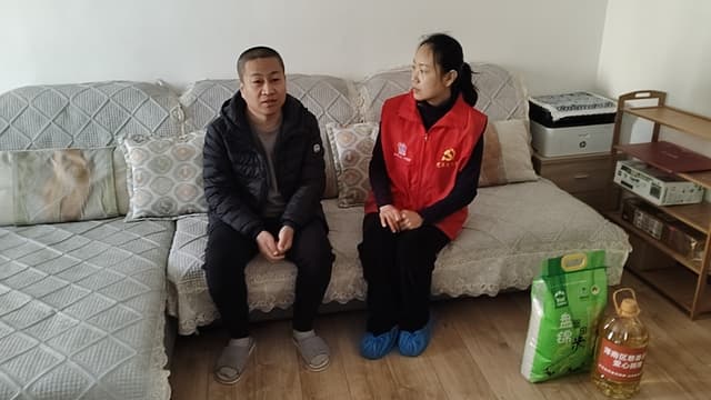 沈阳市浑南区双羊社区：节前慰问送关怀 隐患排查保平安