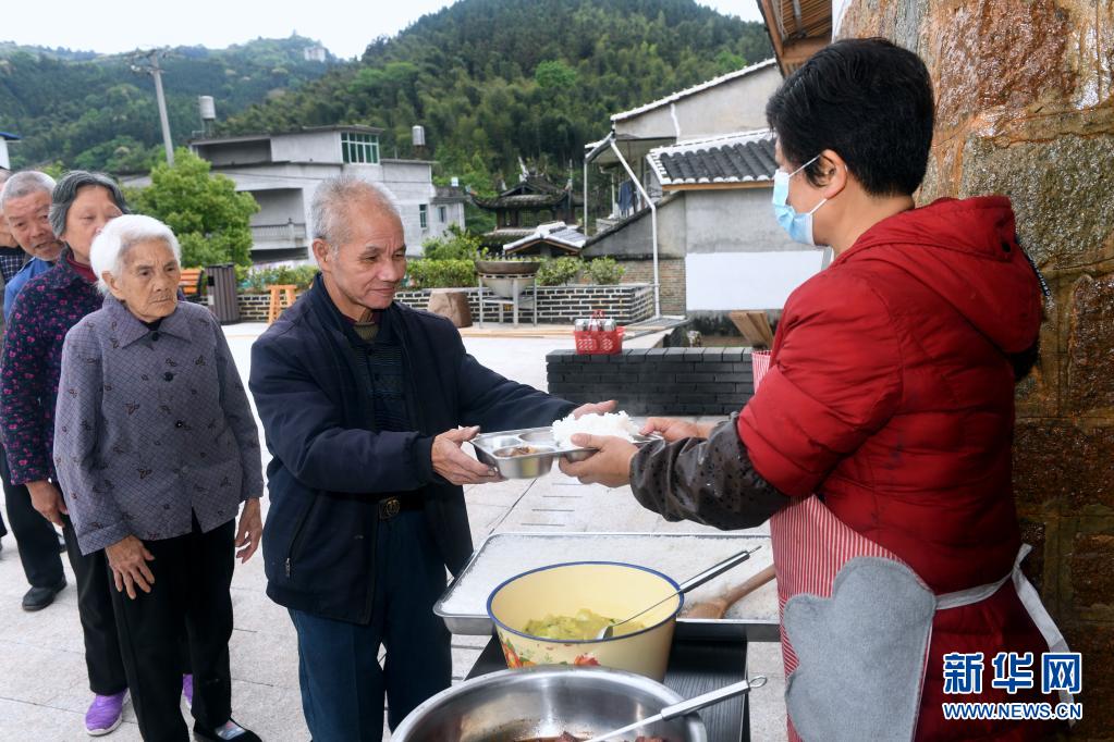 闽北小山村“共享食堂”开张