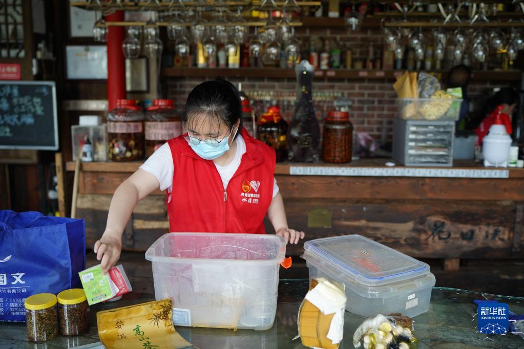 江西婺源：强降雨后积极开展生产自救