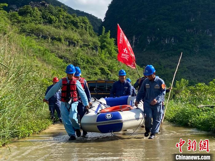 广西雨势仍强劲 41.6万户因暴雨受灾用户恢复供电