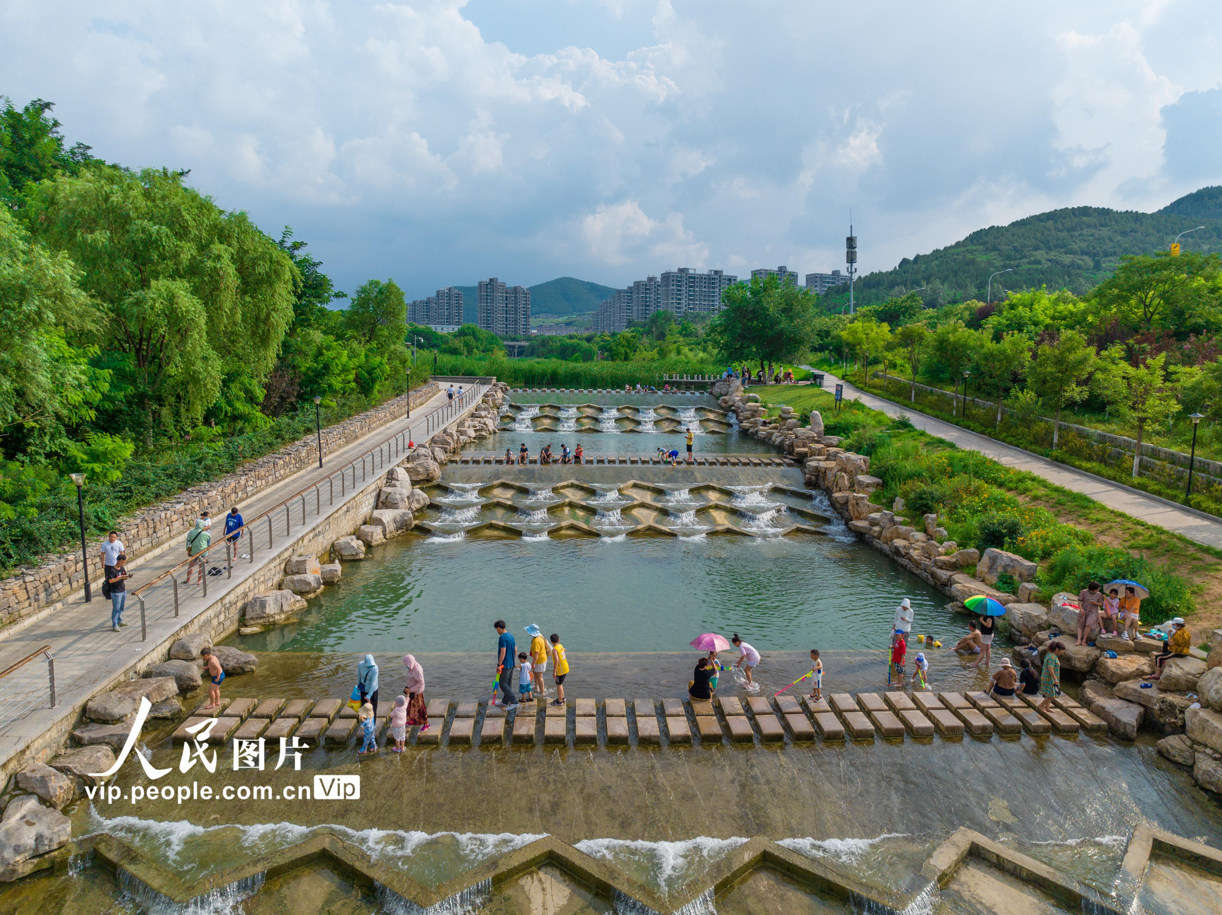 山东济南：夏日戏水享清凉