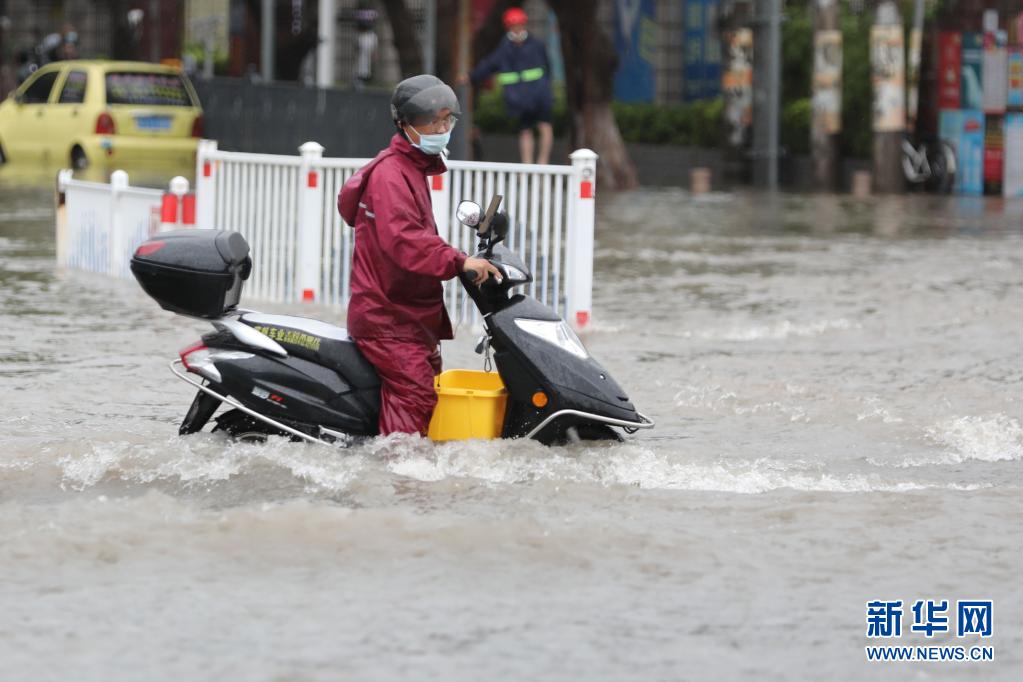 先登陆广东再登陆福建 “二手台风”“卢碧”携暴雨来袭